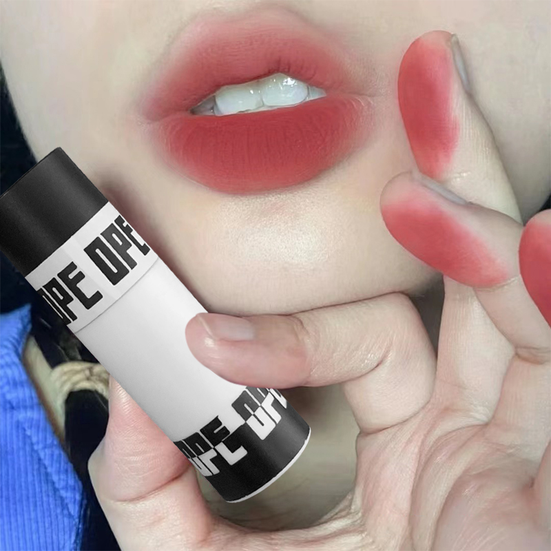 Matowy aksamitny błyszczyk wod – Matte Velvet Lip Tint Long Lasting recenzja i cena