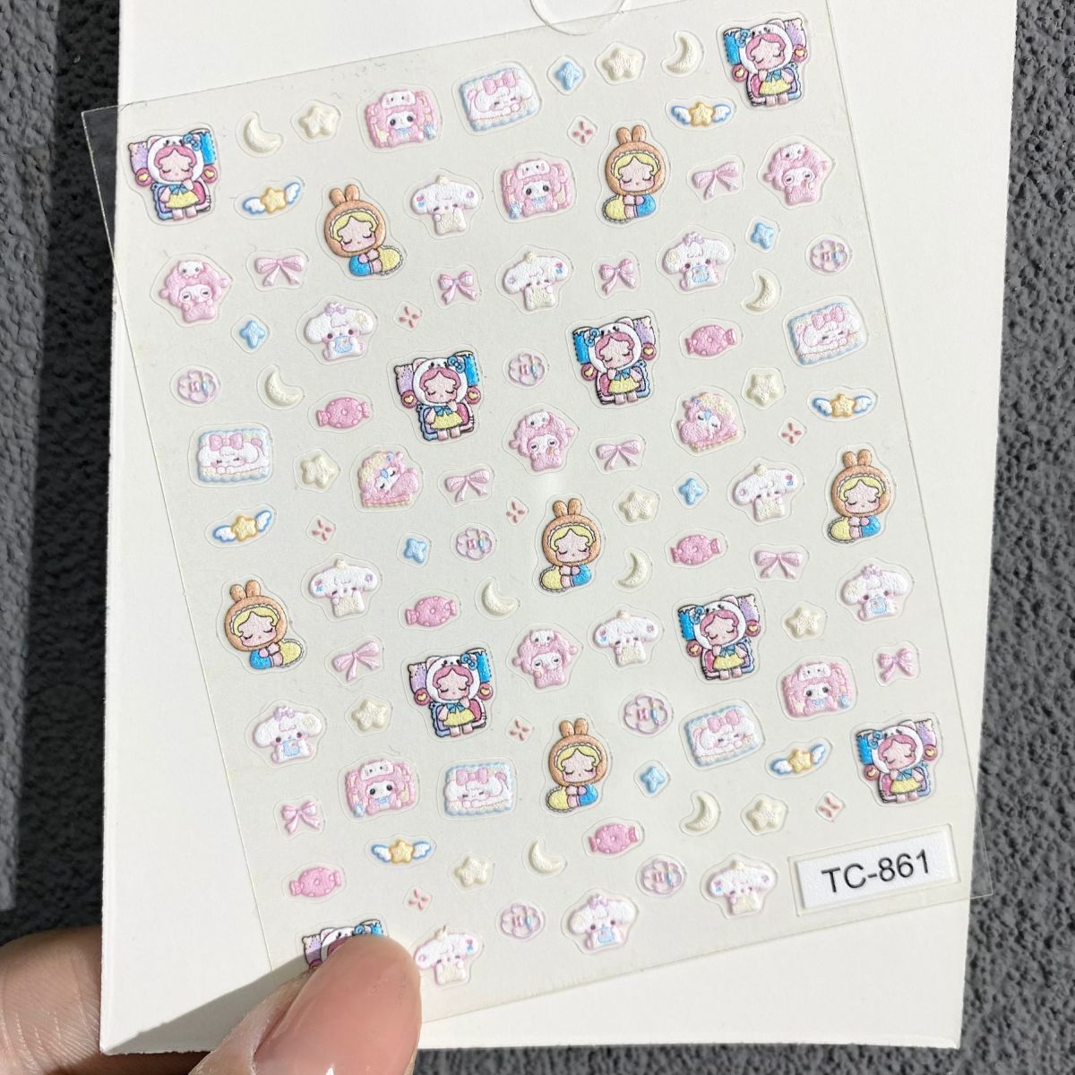 Urocze naklejki na paznokcie z – Nail Art recenzja i cena